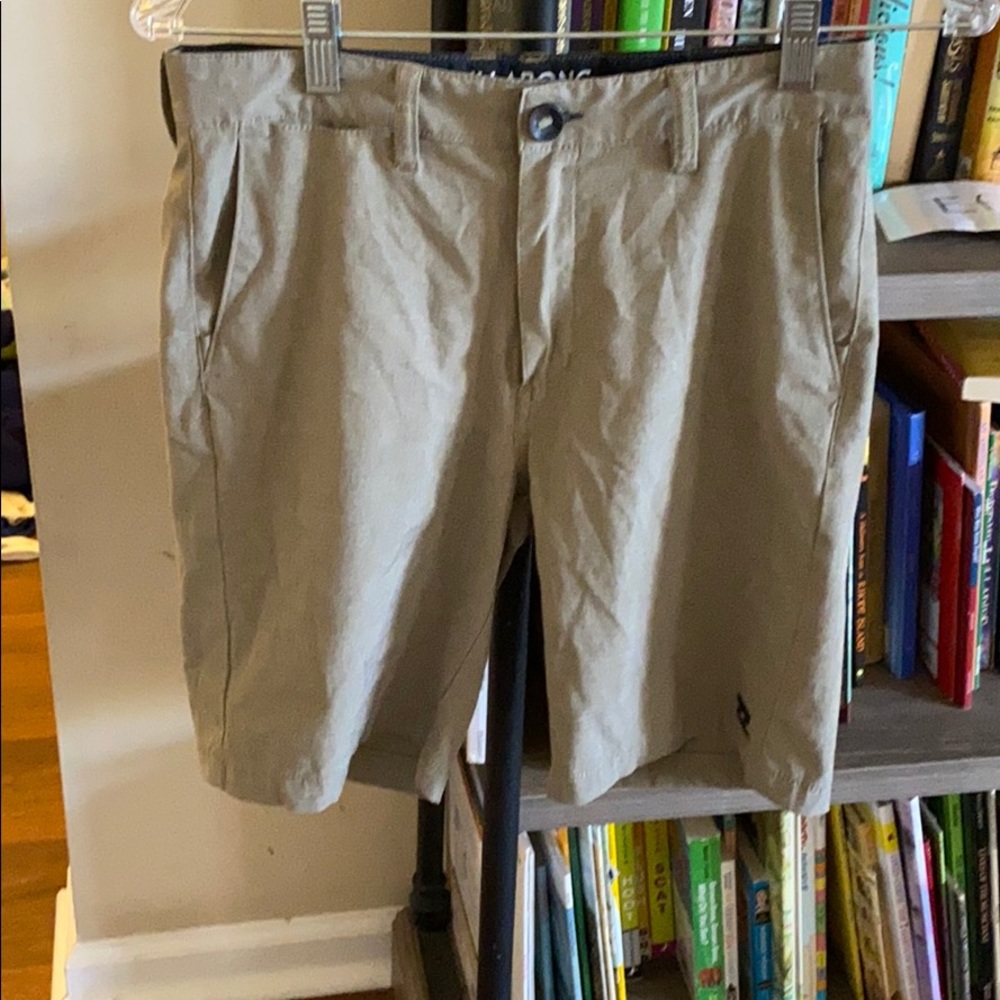 Boy’s Billabong Shorts 26